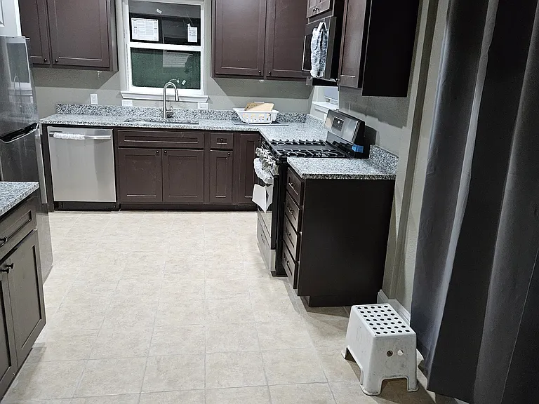 1822 Stella Ave — Photo 13