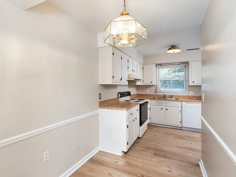 700 Rife Rd #11F — Photo 3