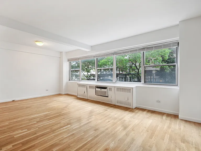 333 E 46th St #12L — Photo 1