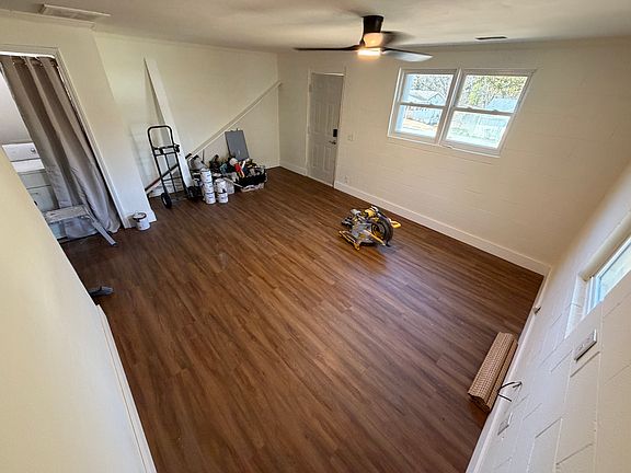 3rd image of 191 W Carver Dr #191