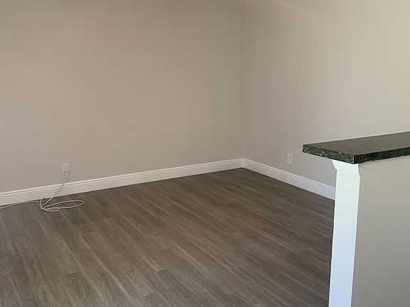 5th image of 3212 SE 7th St #10610998