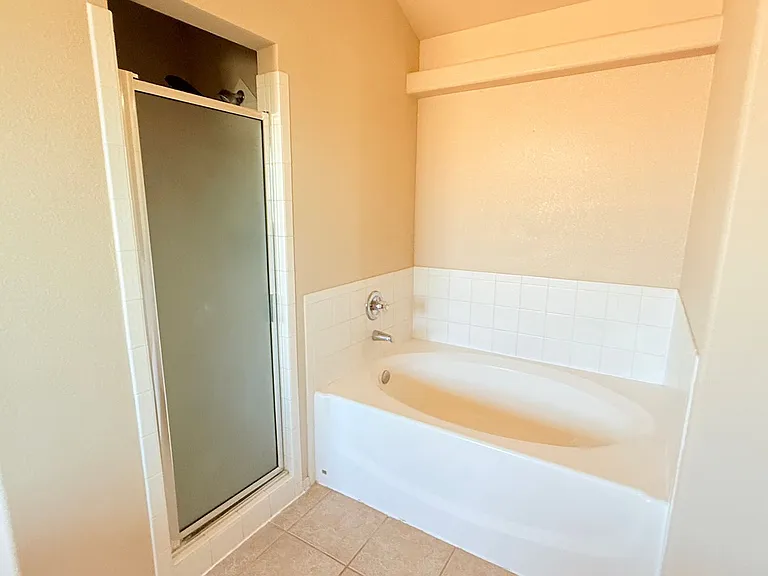 3575 Sierra Del Sol Ave — Photo 16