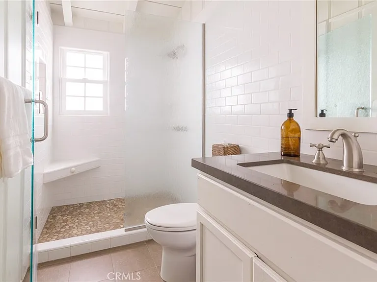 1905 E Balboa Blvd — Photo 13