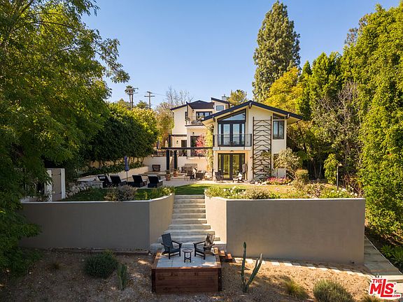 3rd image of 16820 Oak View Dr