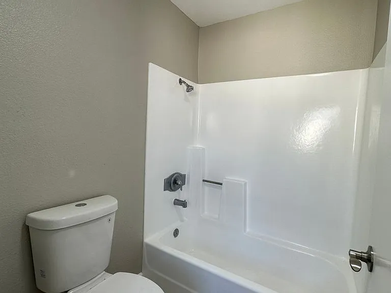455 E St #4 — Photo 21