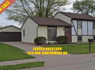 2127 W 58th St, Davenport, IA 52806