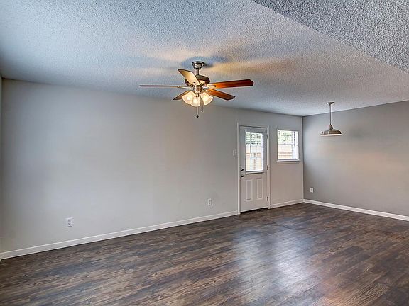 3rd image of 1906 Hearthstone Dr APT 102