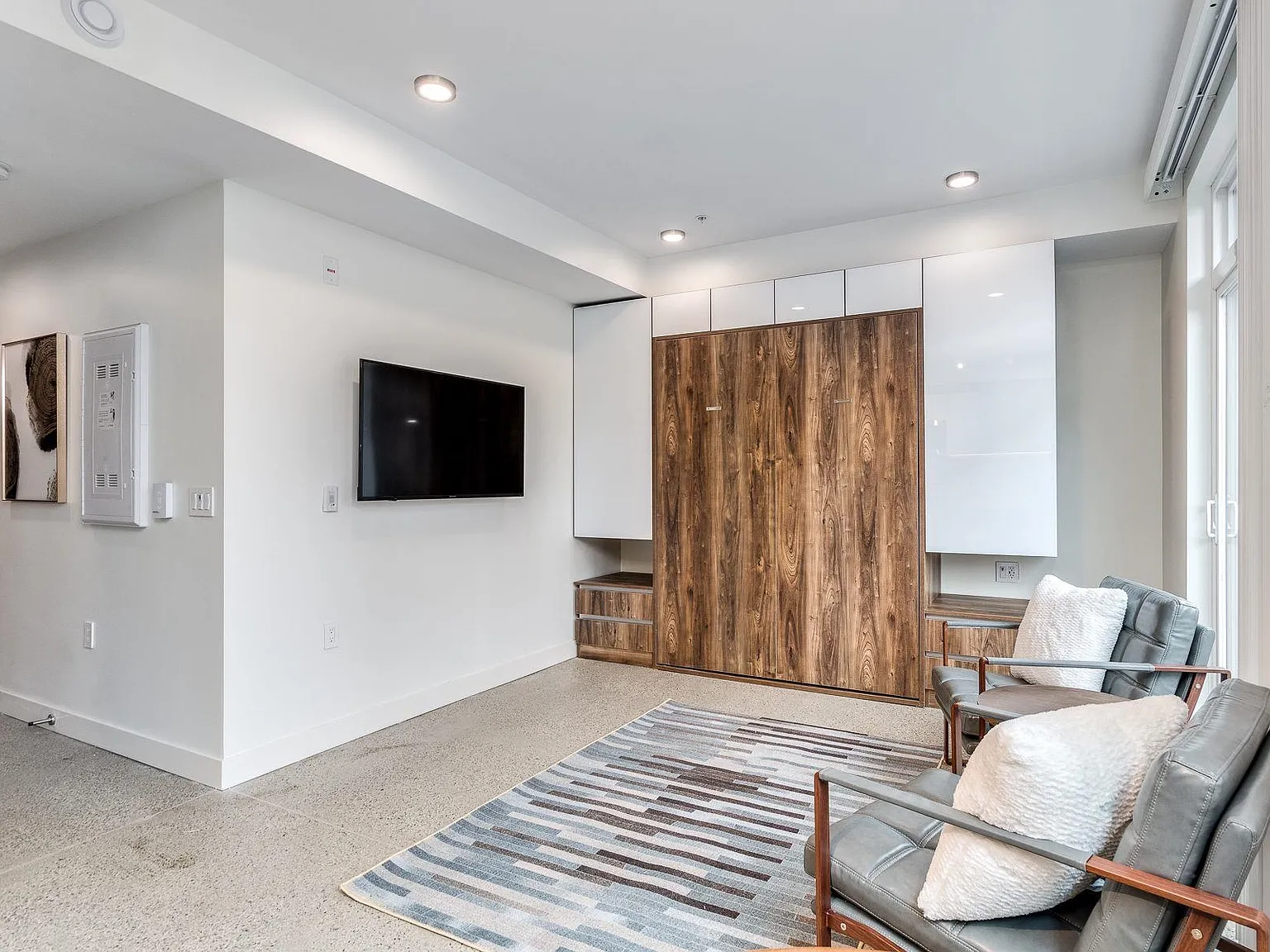 Studio, 421 sqft, $2,850 — Photo 2