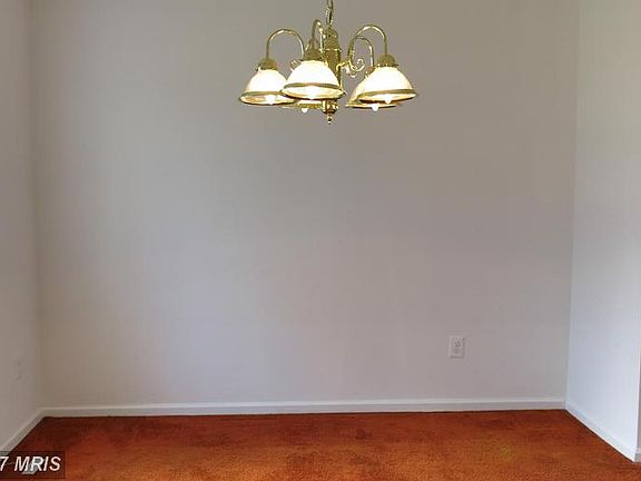 4th image of 2775 Knollside Ln