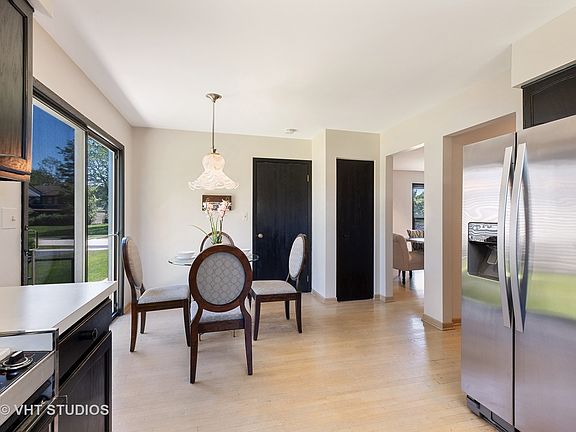 5th image of 4109 Applewood Ln