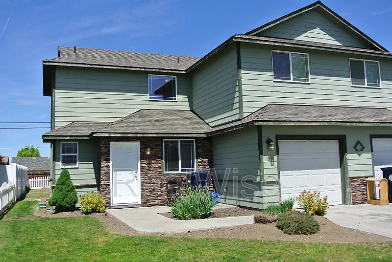 1931 NW Larch Spur Ct