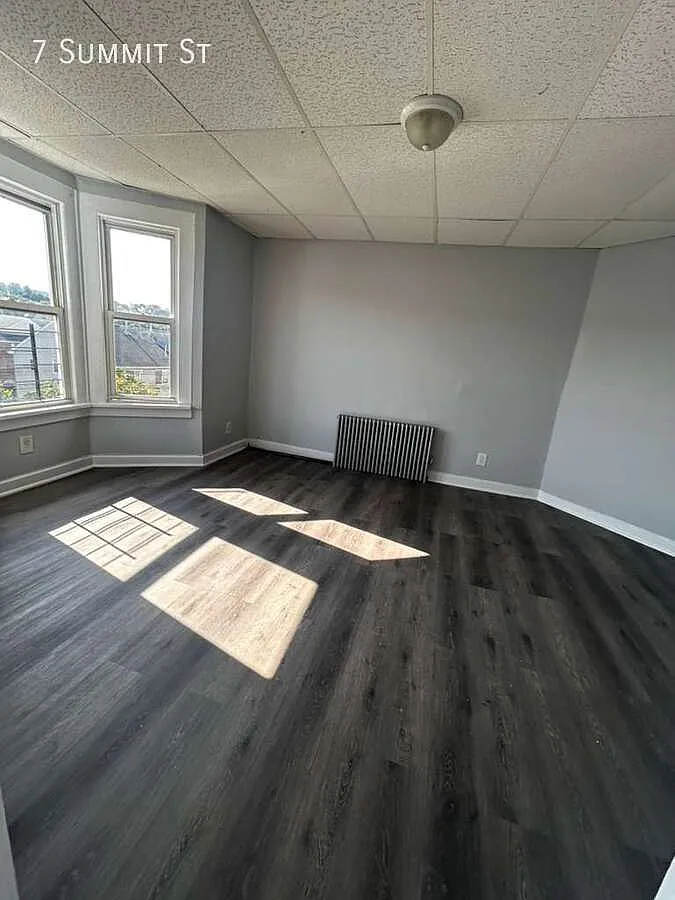4 bed, $3,000 — Photo 3