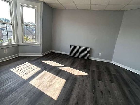 3rd image of 7 Summit St