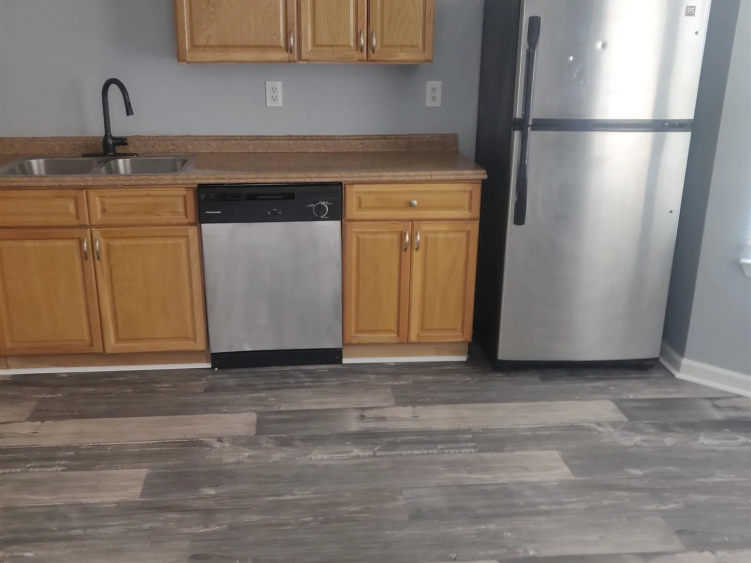 3 bed, 3.5 bath, $1,800 — Photo 2