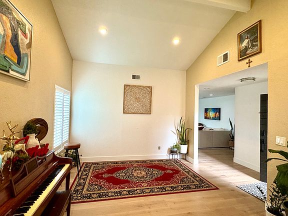 4th image of 33485 Bardolph Cir