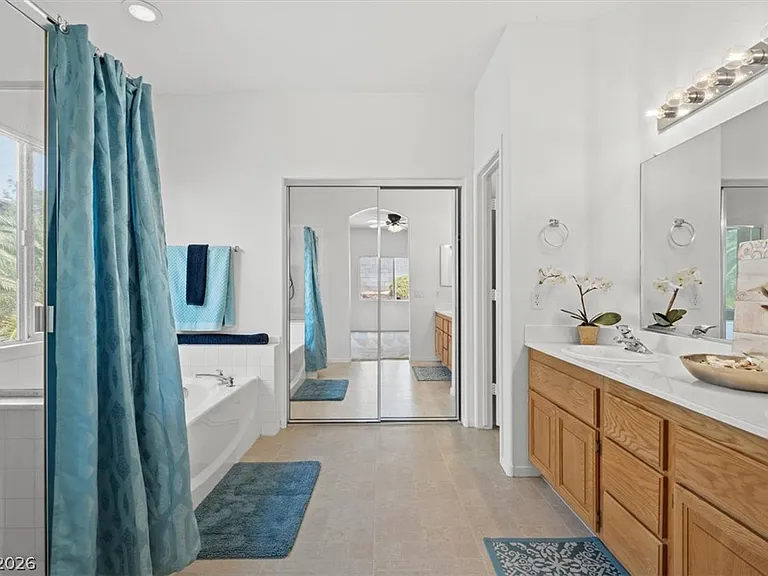 3213 Carbondale St — Photo 17