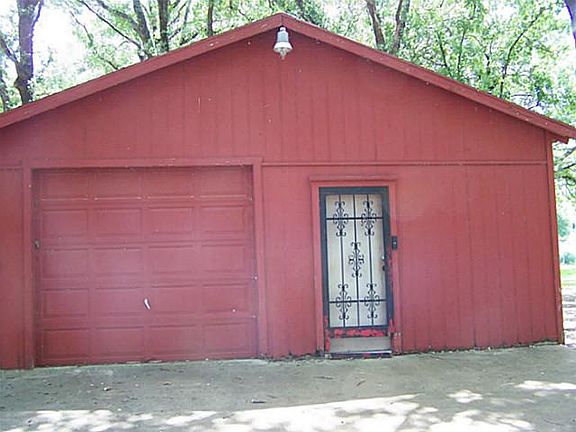 4th image of 10009 Northview Dr