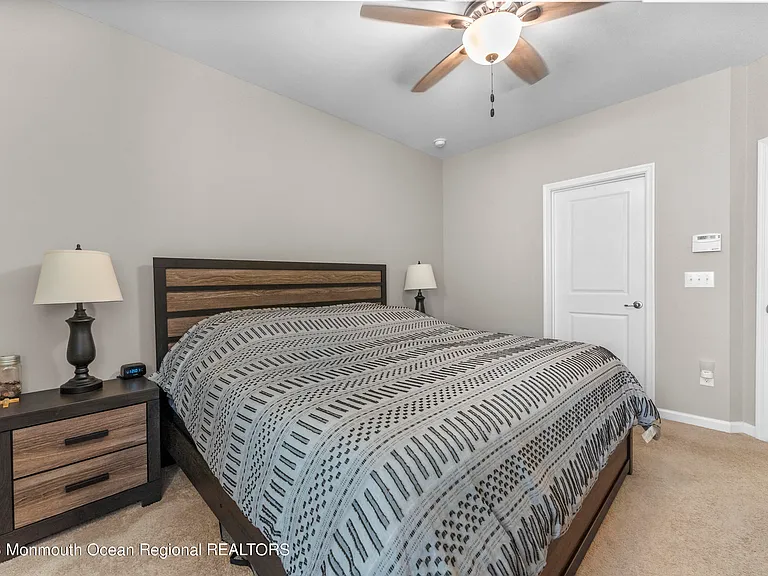 1 Kyle Dr — Photo 16