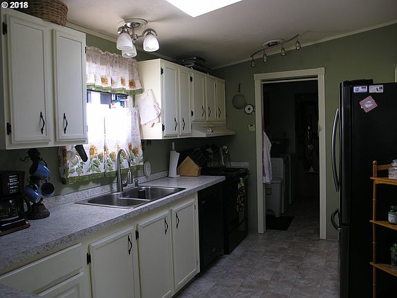 4th image of 300 SW 7th Ave Unit 807