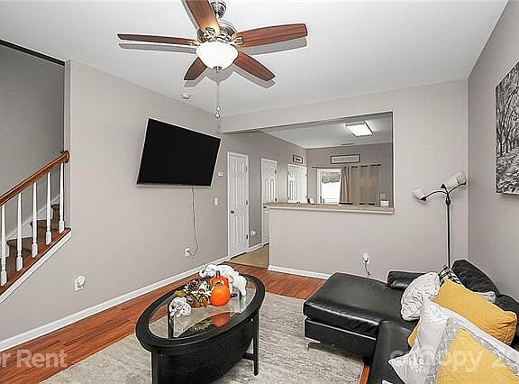 5th image of 3134 Golden Dale Ln