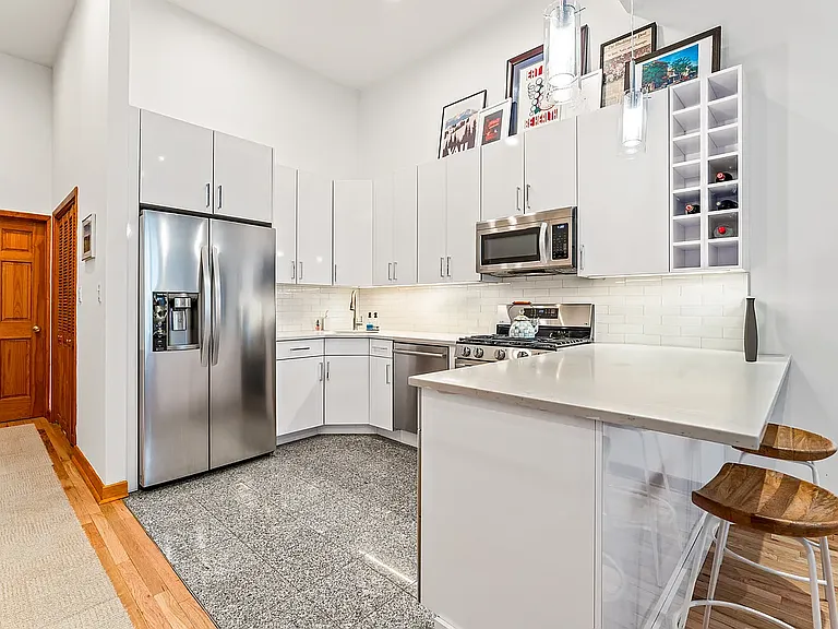 102 Chambers St #5 — Photo 2