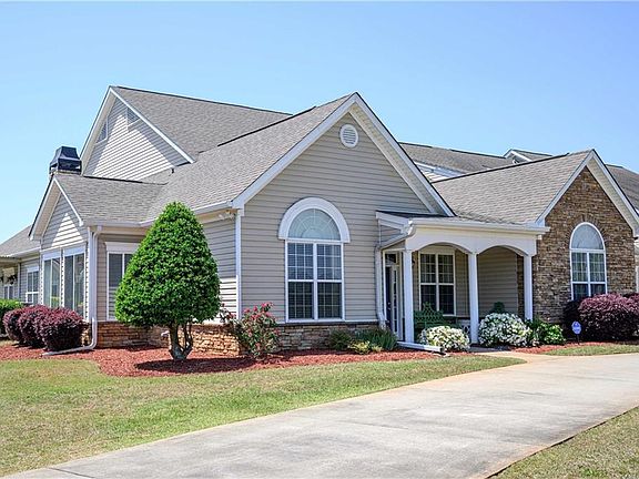 2nd image of 902 Quail Ridge Ln