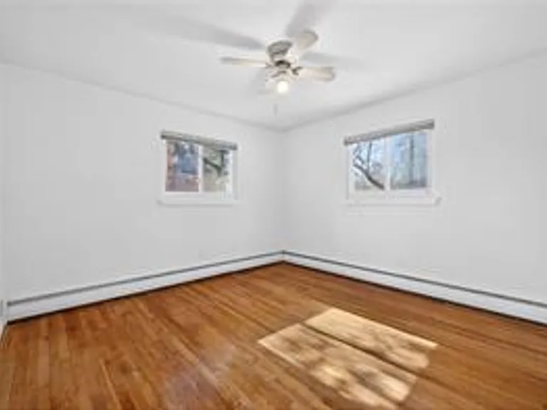 803 Townsend Ct — Photo 10