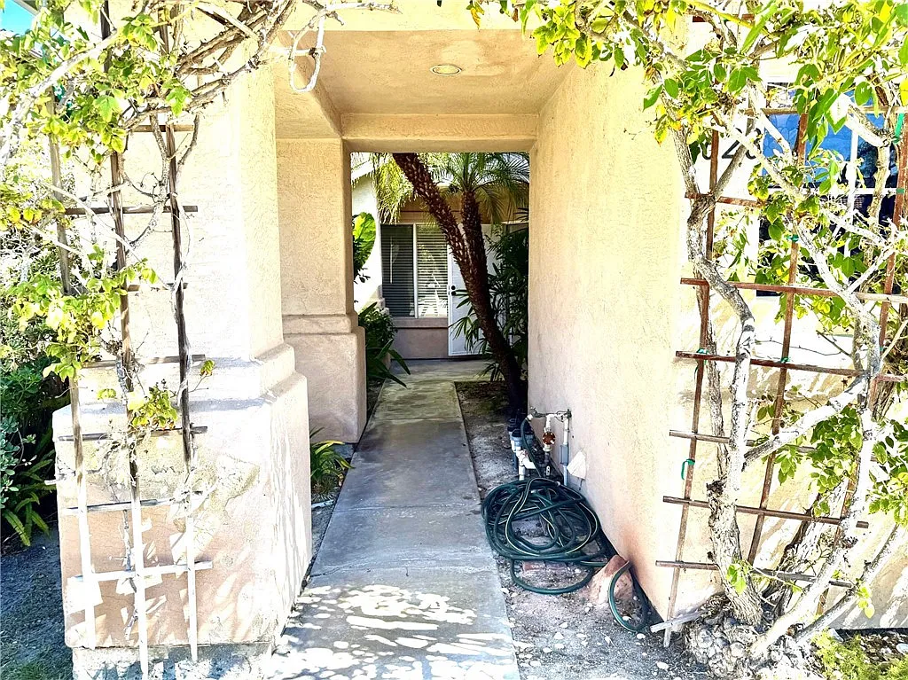 3 bed, 1380 sqft, $3,800 — Photo 4