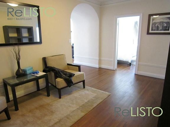 4th image of 1100 Sacramento St APT 304