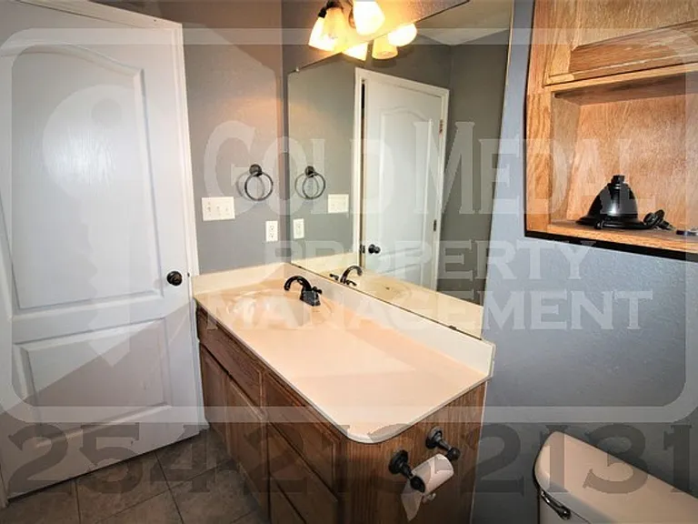 401 Hedy Dr — Photo 13