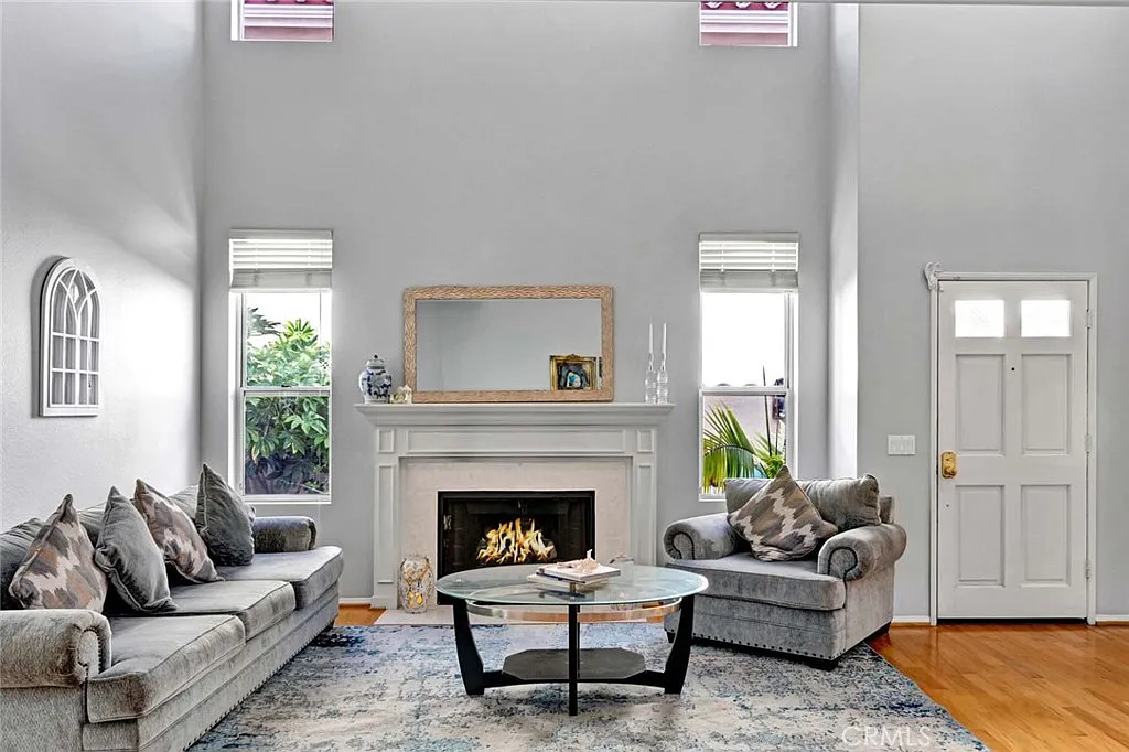 4 bed, 2038 sqft, $5,000 — Photo 4