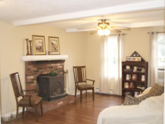 4th image of 2 Shepardsville Dr