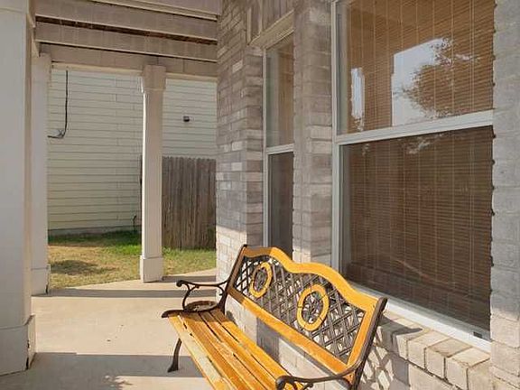 2nd image of 2225 Georgian Dr