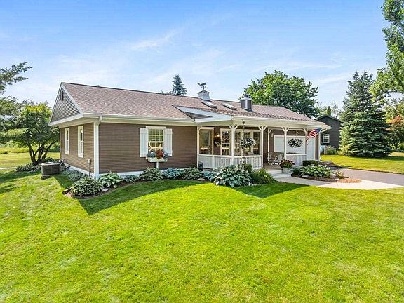 2nd image of 1701 Horton Bay Rd