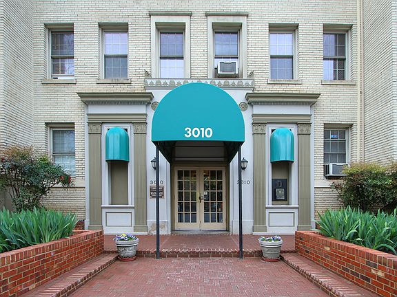 3rd image of 3010 Wisconsin Ave NW APT B10