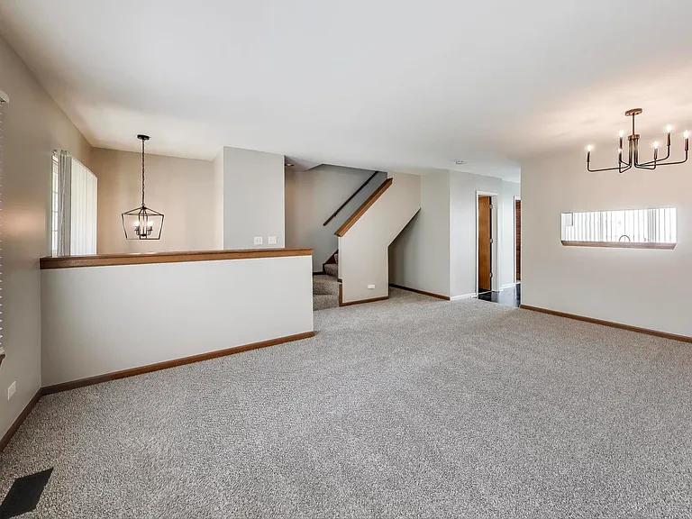 985 Manchester Cir #985 — Photo 6