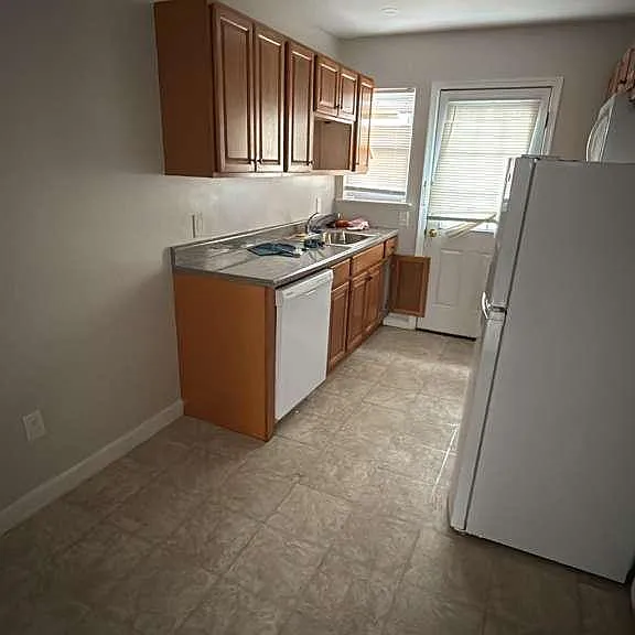 2000-2006 Woodbridge Ave #2004 — Photo 7