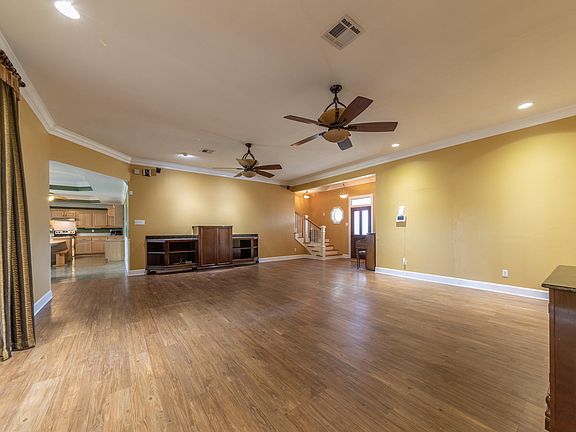 5th image of 843 Belle Dr