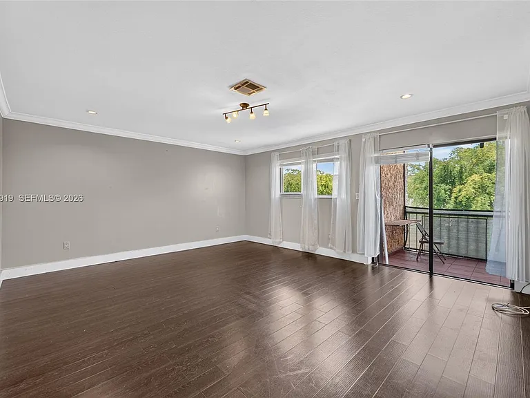 8401 SW 107th Ave #316E — Photo 3