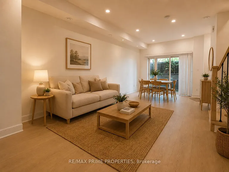 315 Village Green Sq #Townhouse 69 — Photo 8