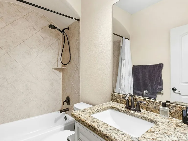 13001 Medina River Way — Photo 16