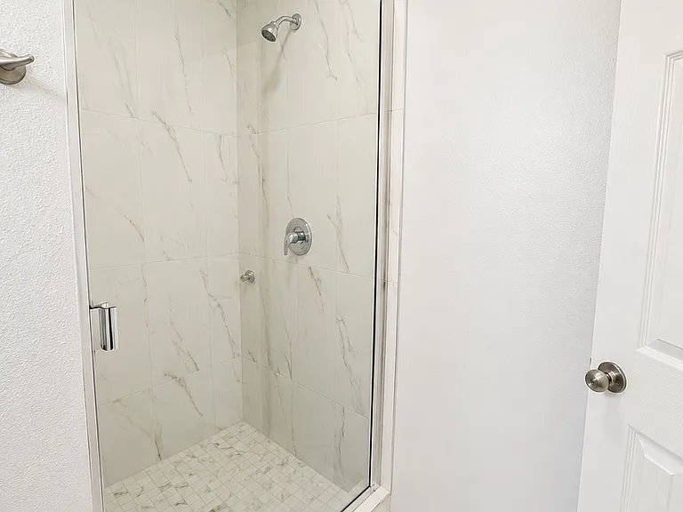 6250 Vineland Ave #4 — Photo 7