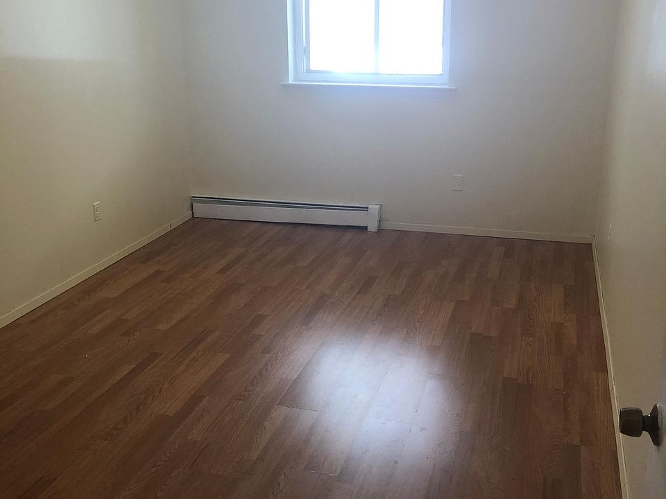 1st image of 13524 Coolidge Ave #3