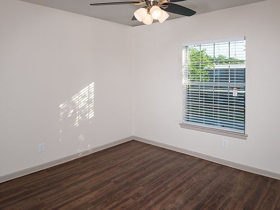 4th image of 5000 Holland Ave APT 06