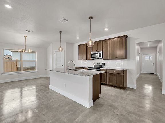KITCHEN 2 - 1018 LEXINGTON DR