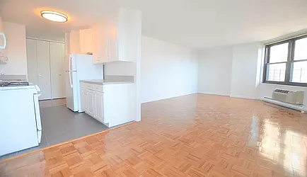 Rented by Manhattan Realty Group