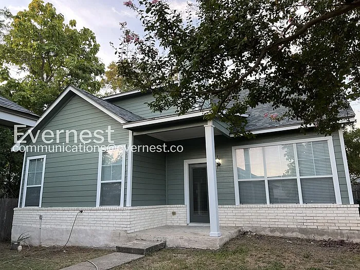 709 W 35th St — Photo 24