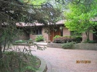 810 Happ Rd, Northfield, IL 60093