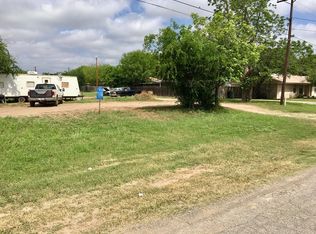 2301 Knox St, Uvalde, TX 78801