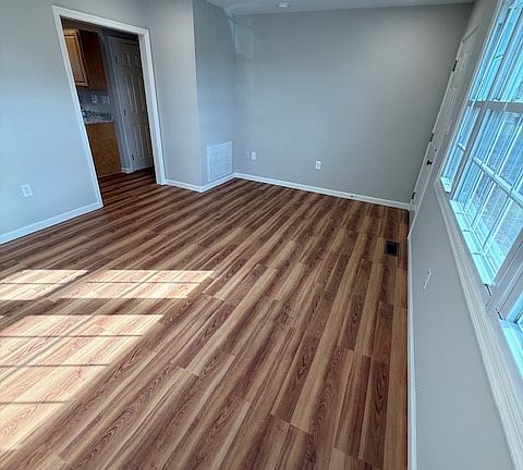 Natural light. One step into the apartment.